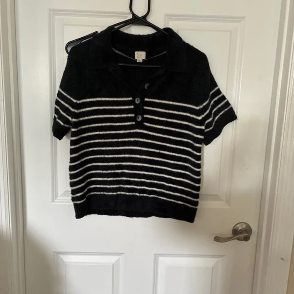 Striped Short-Sleeve Polo Sweater - Black & White